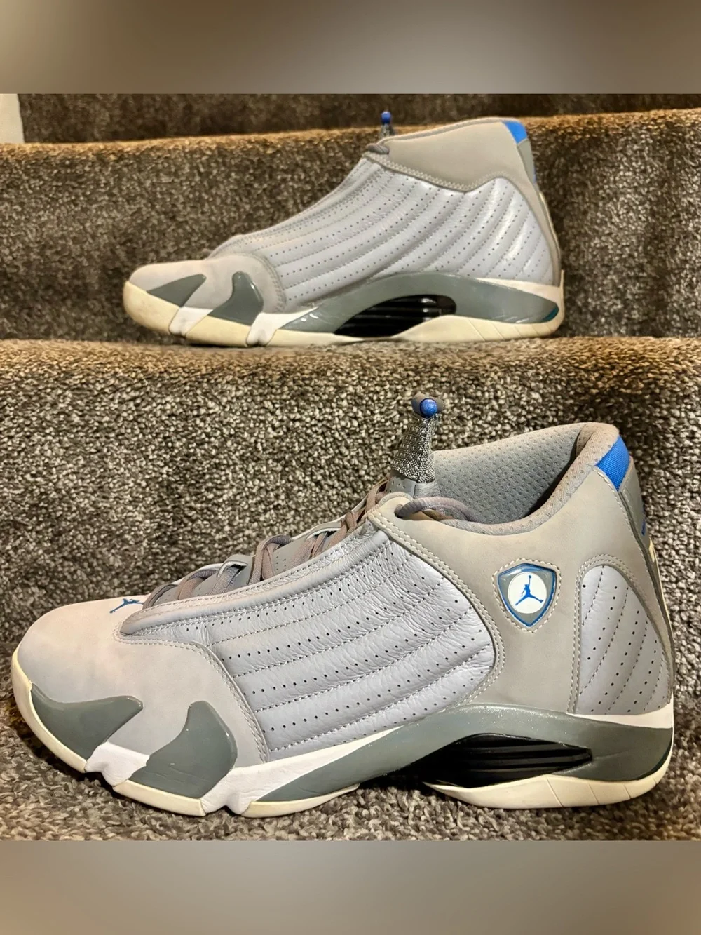 Air Jordan 14 Retro Wolf Grey authentic